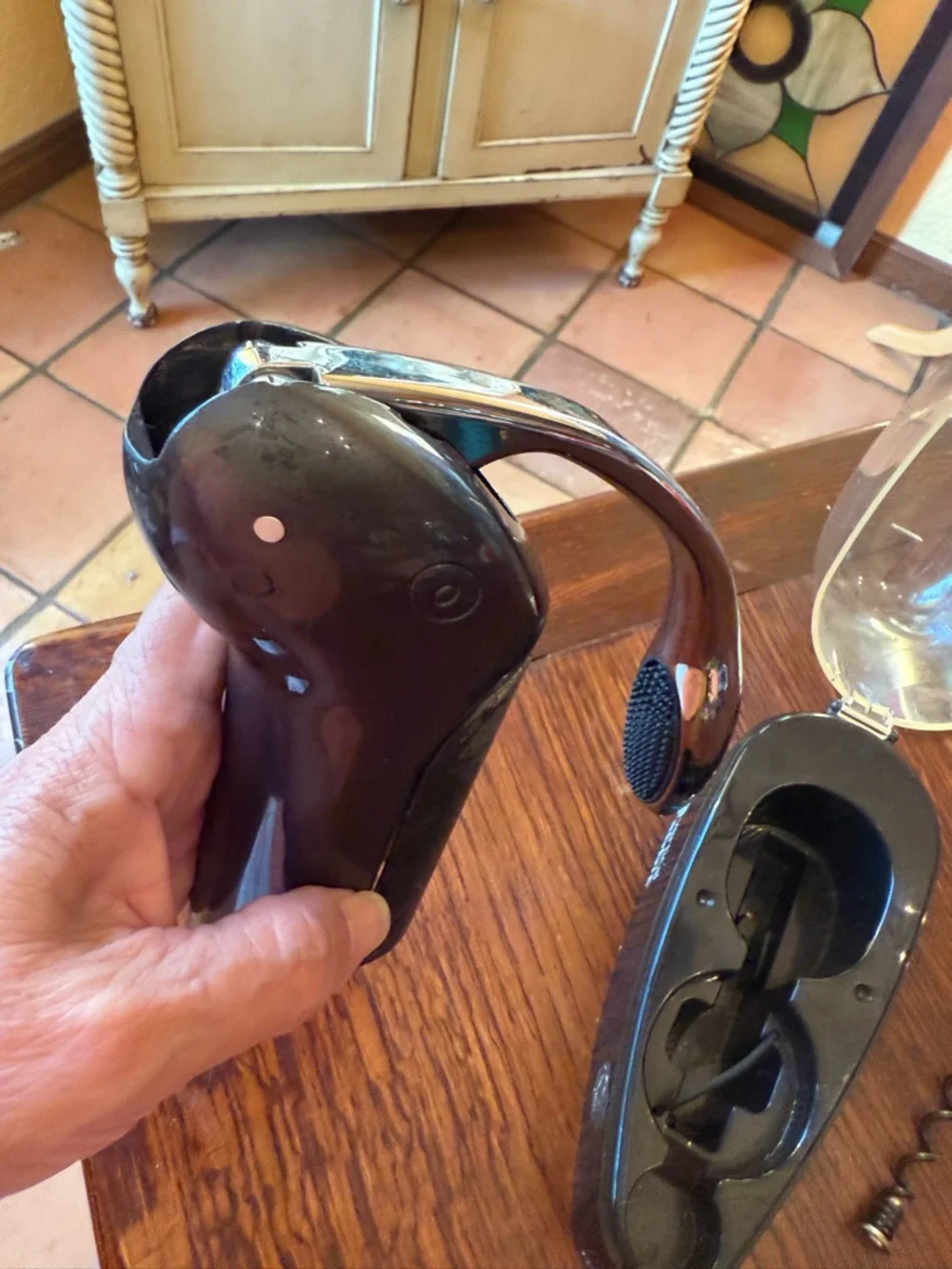Vintage Vertical Rabbit Black wine opener